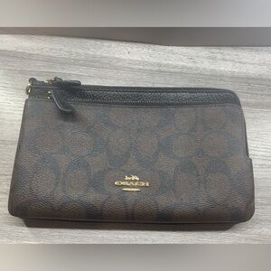 Coach wristlet wallet